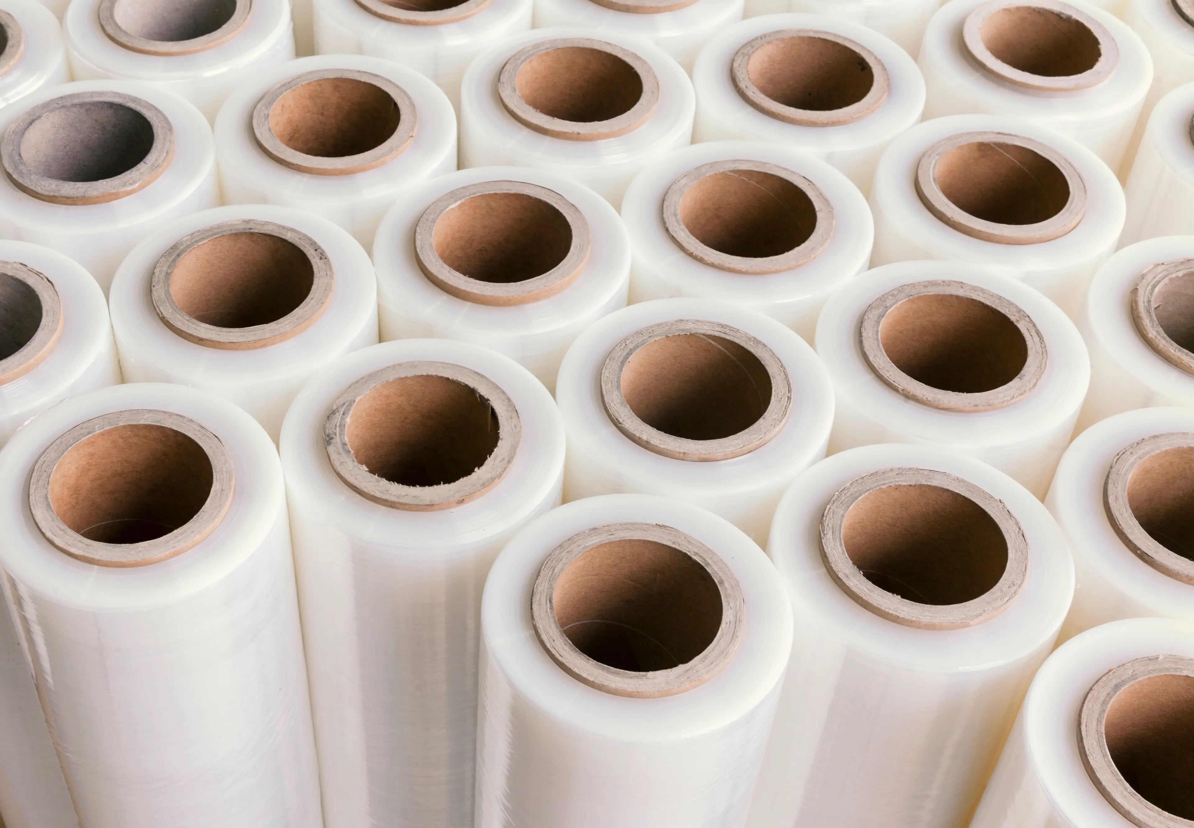 iStock-946769474_film_sheet_rolls_white_extrusion.jpg