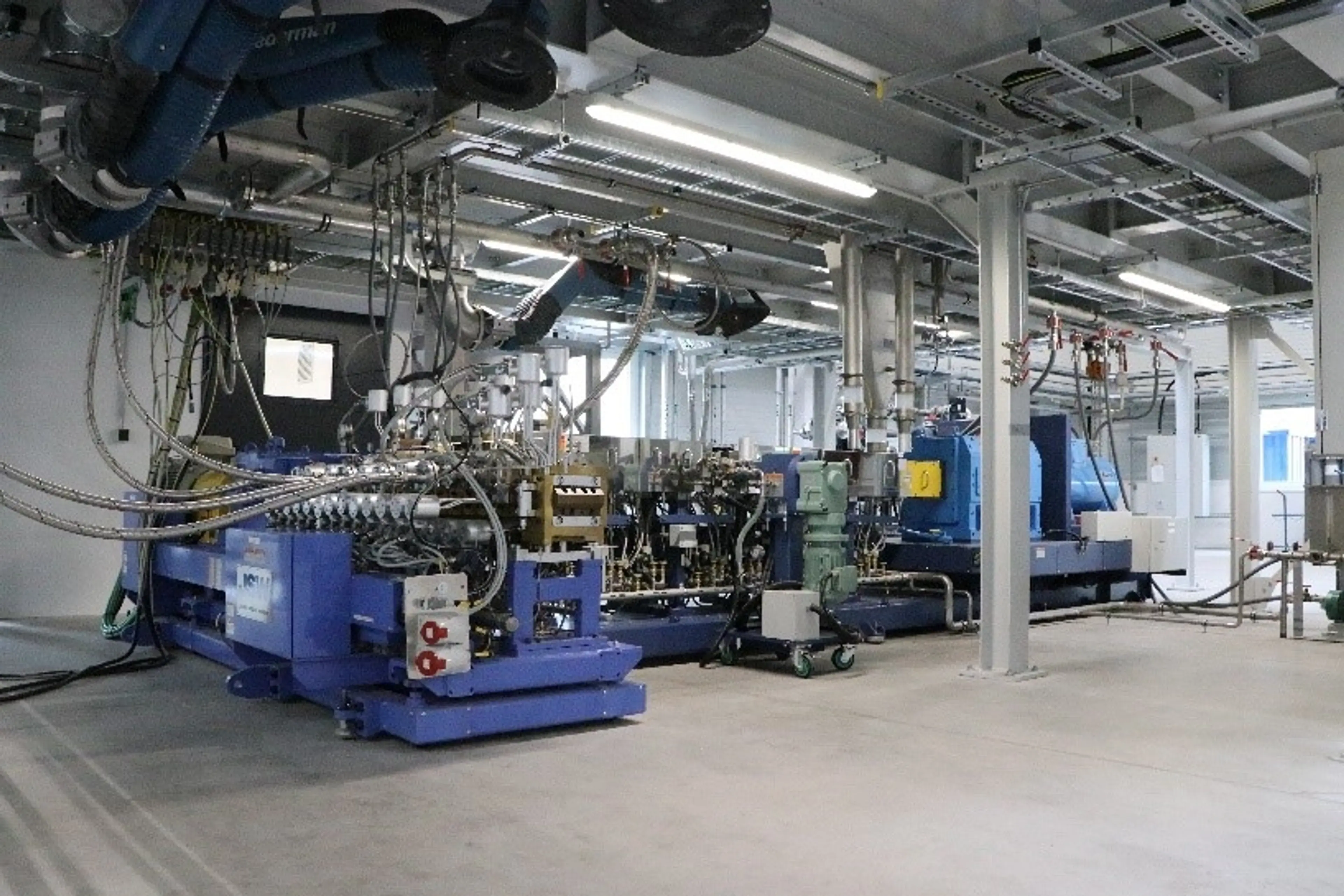 Plastics recycling plant