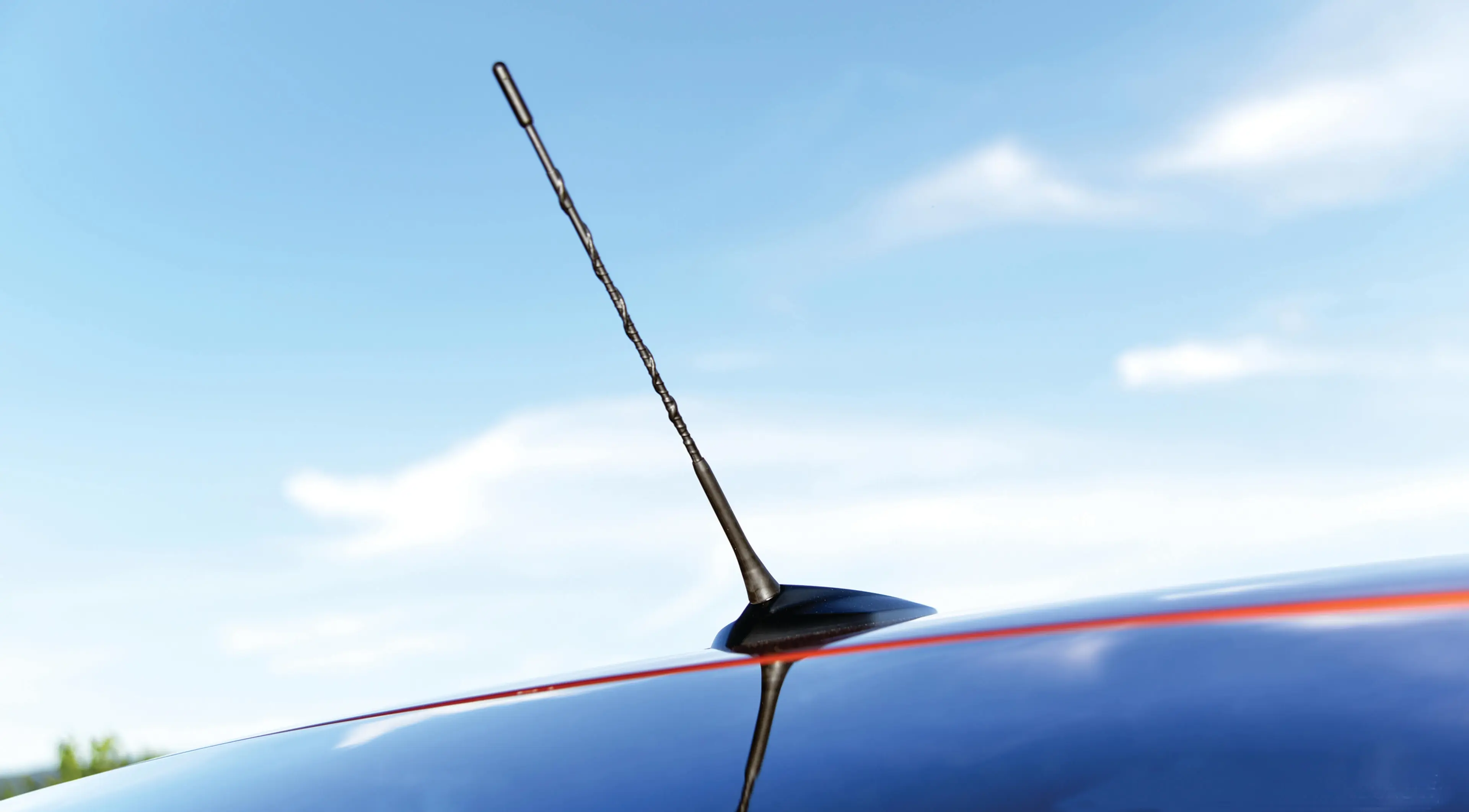Antenna on roof of car