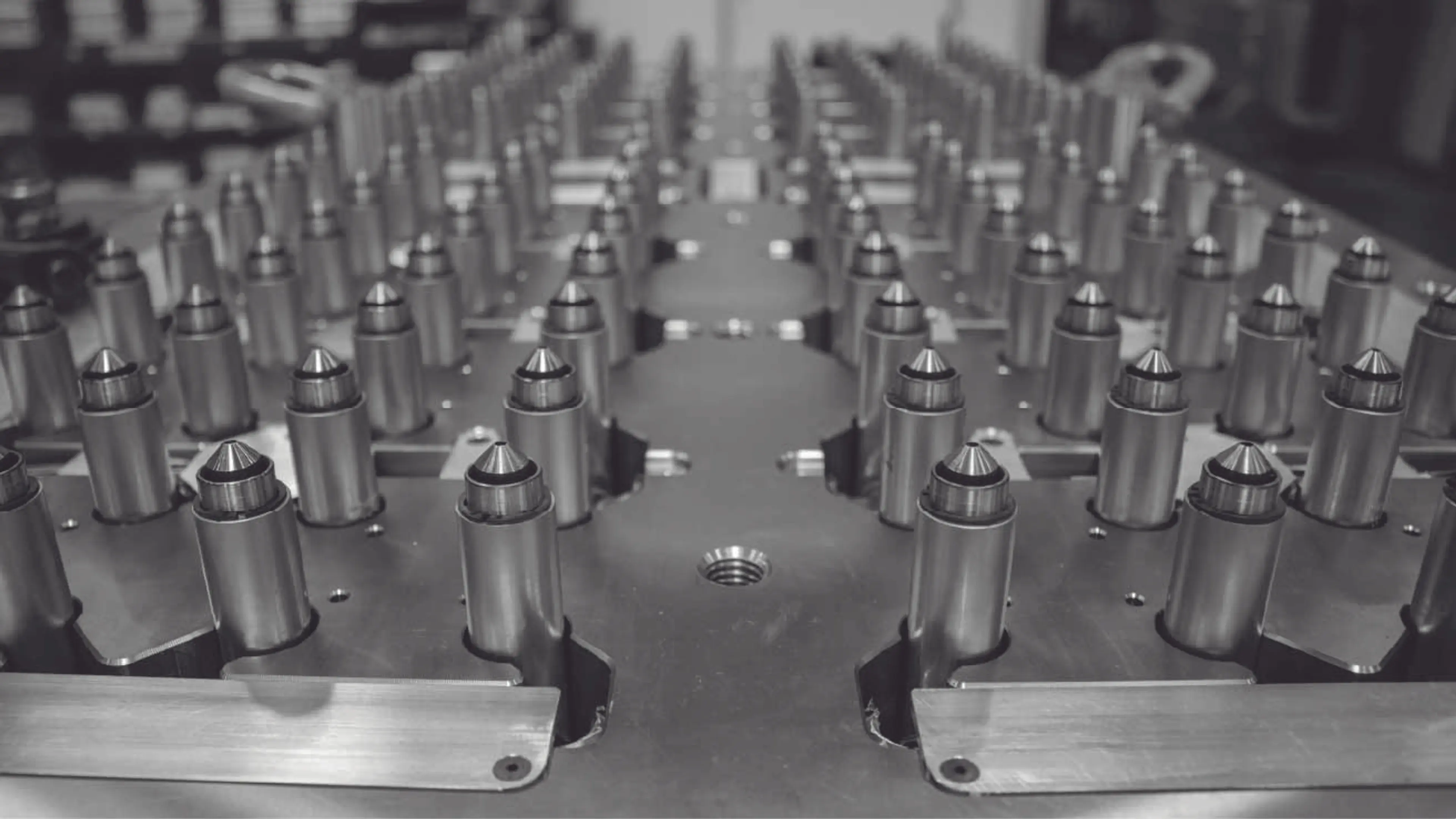 one hundred twenty eight exposed valve gate hot runner